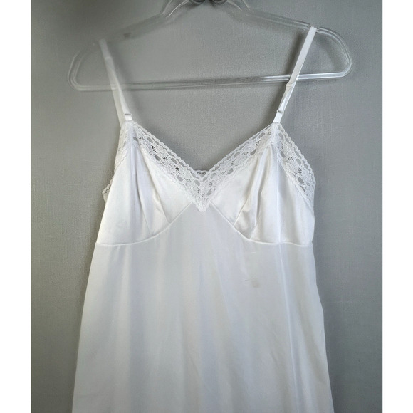 Vanity Fair Full Slip Women 38 Creamy White Lace Trim Nylon Blend Pin Up Work - Picture 4 of 11